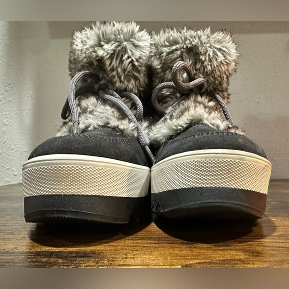 Cougar Women’s Vivian Faux Fur Trim Gray Faux Leather Waterproof Boots Snow - Picture 3 of 10